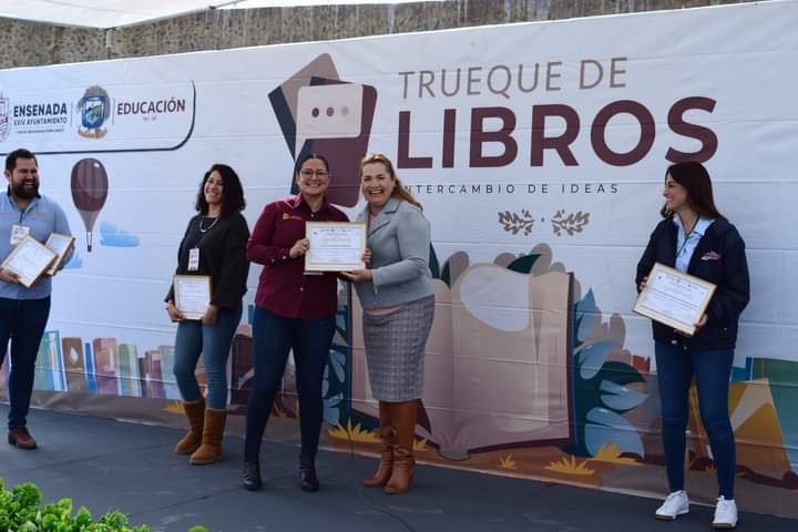 El ITE del TecNM presente en el «Primer Trueque de Libros, Intercambio de Ideas» en Ensenada